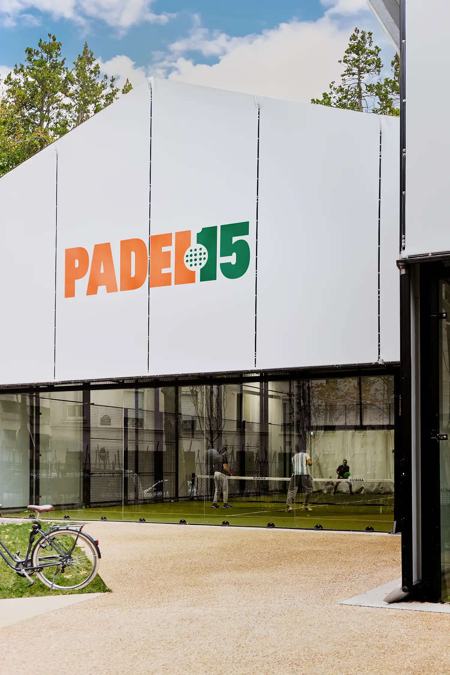 Padel 15: Uchronia's Chromatic Indoor Court Design in Paris