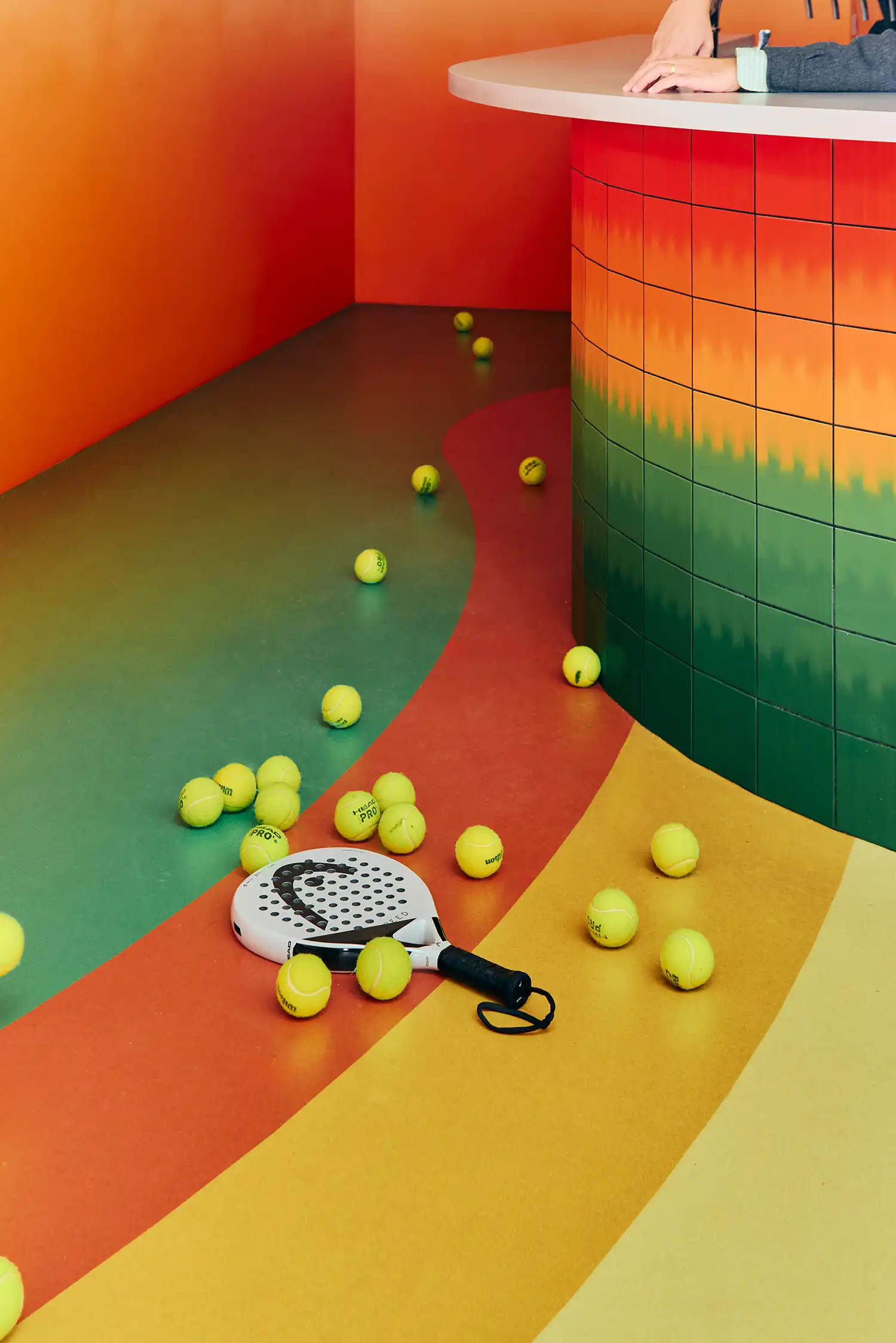 Padel 15: Uchronia's Chromatic Indoor Court Design in Paris