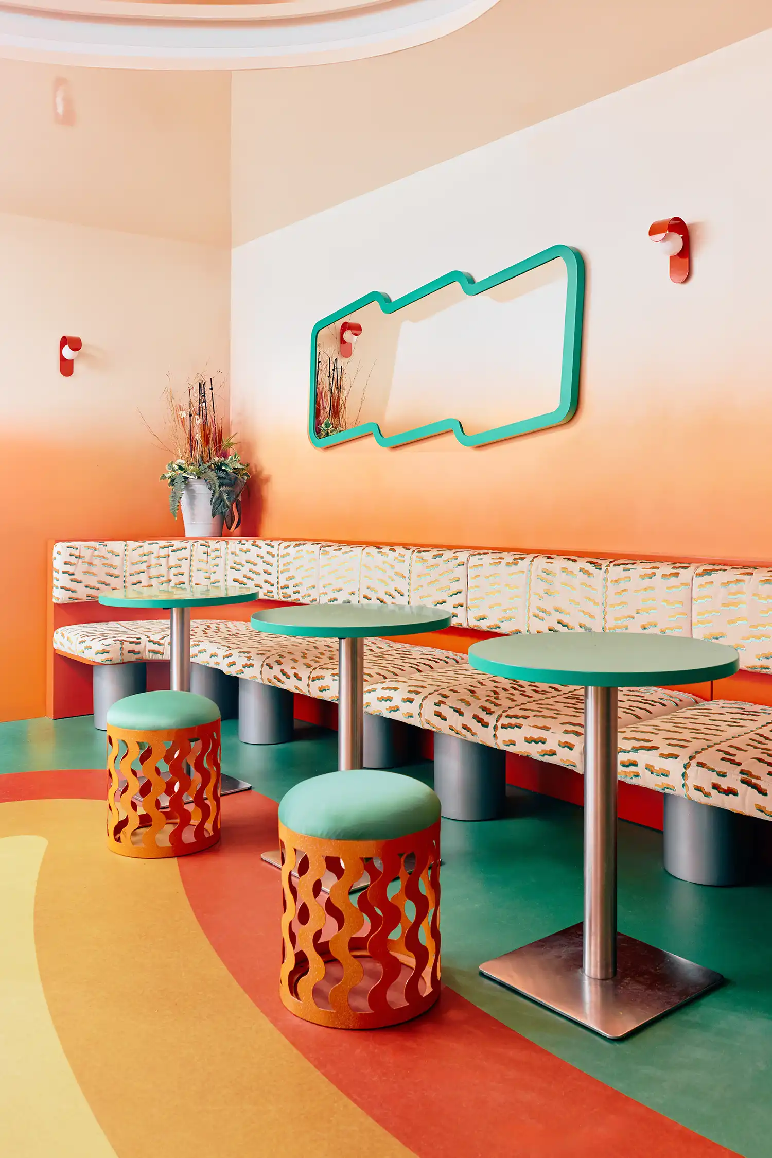 Padel 15: Uchronia's Chromatic Indoor Court Design in Paris