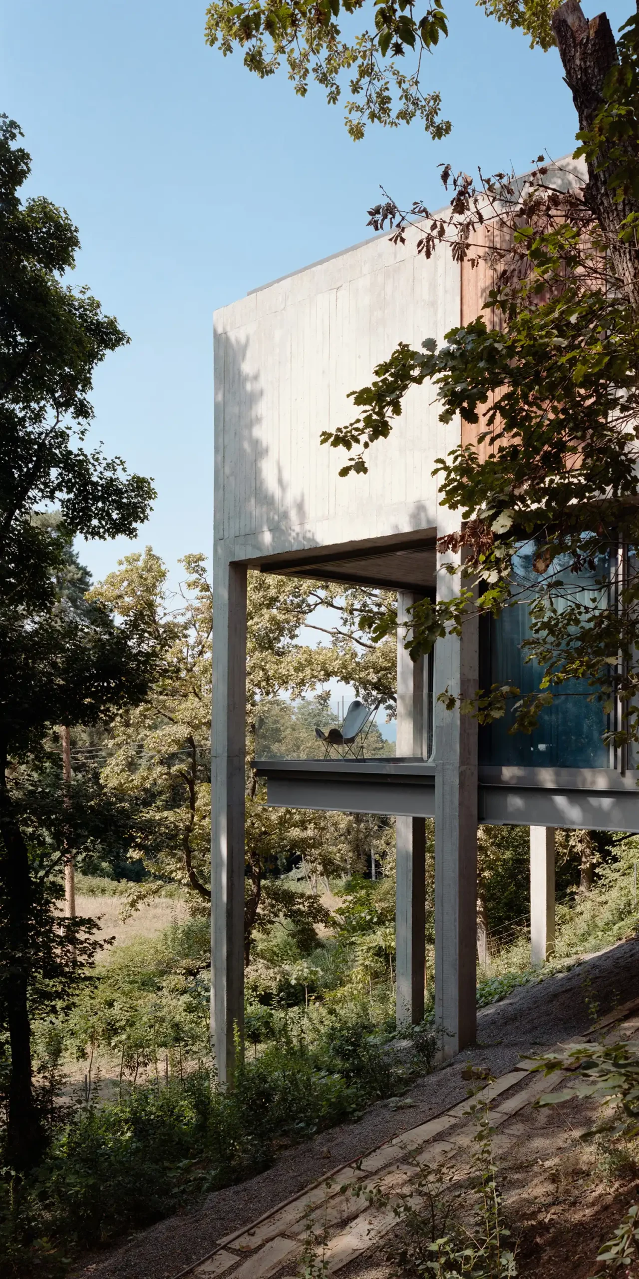 Wunderwerk: Detached Concrete House in Tskneti, Georgia