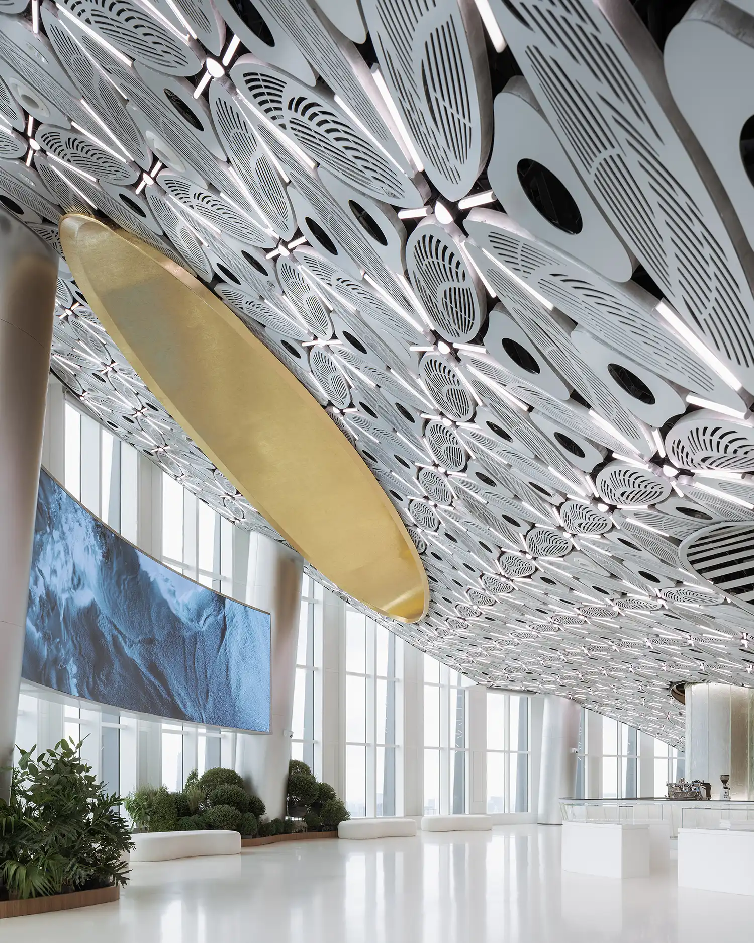 Wutopia Lab: CXCC SUMMIT 58 Iceberg Design Crowns Shanghai Tower