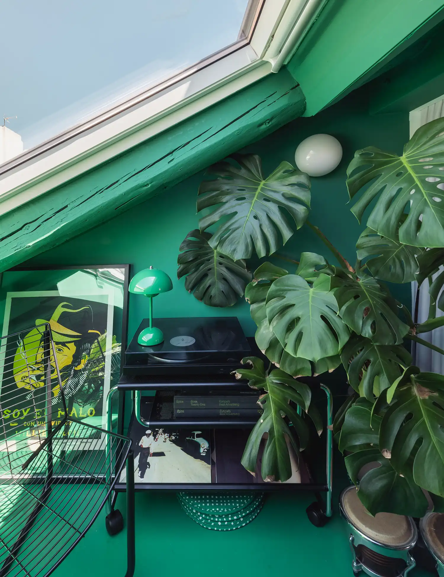 Midori Arquitectura Uses “Vibrant Satellites” of Color to Organize 30-Square-Metre Madrid Attic