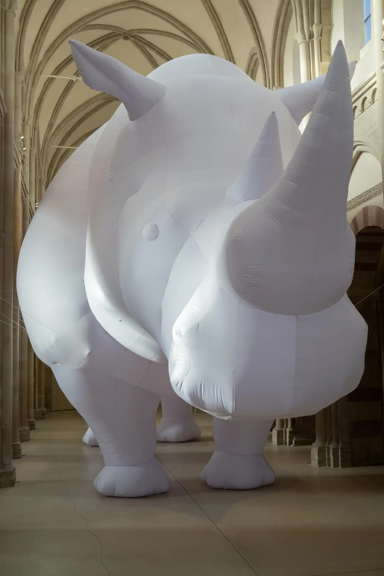 Detailed front-left view of Itamar Gov rhinoceros sculpture