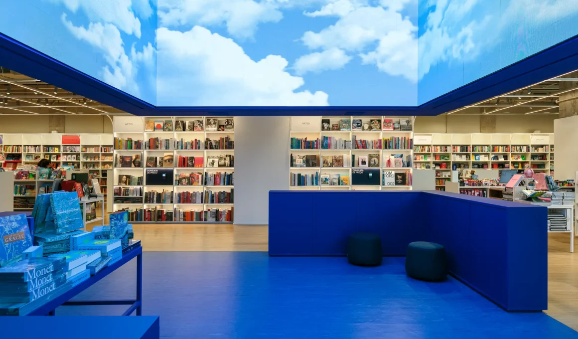 LED sky ceiling display Livraria da Vila São Paulo