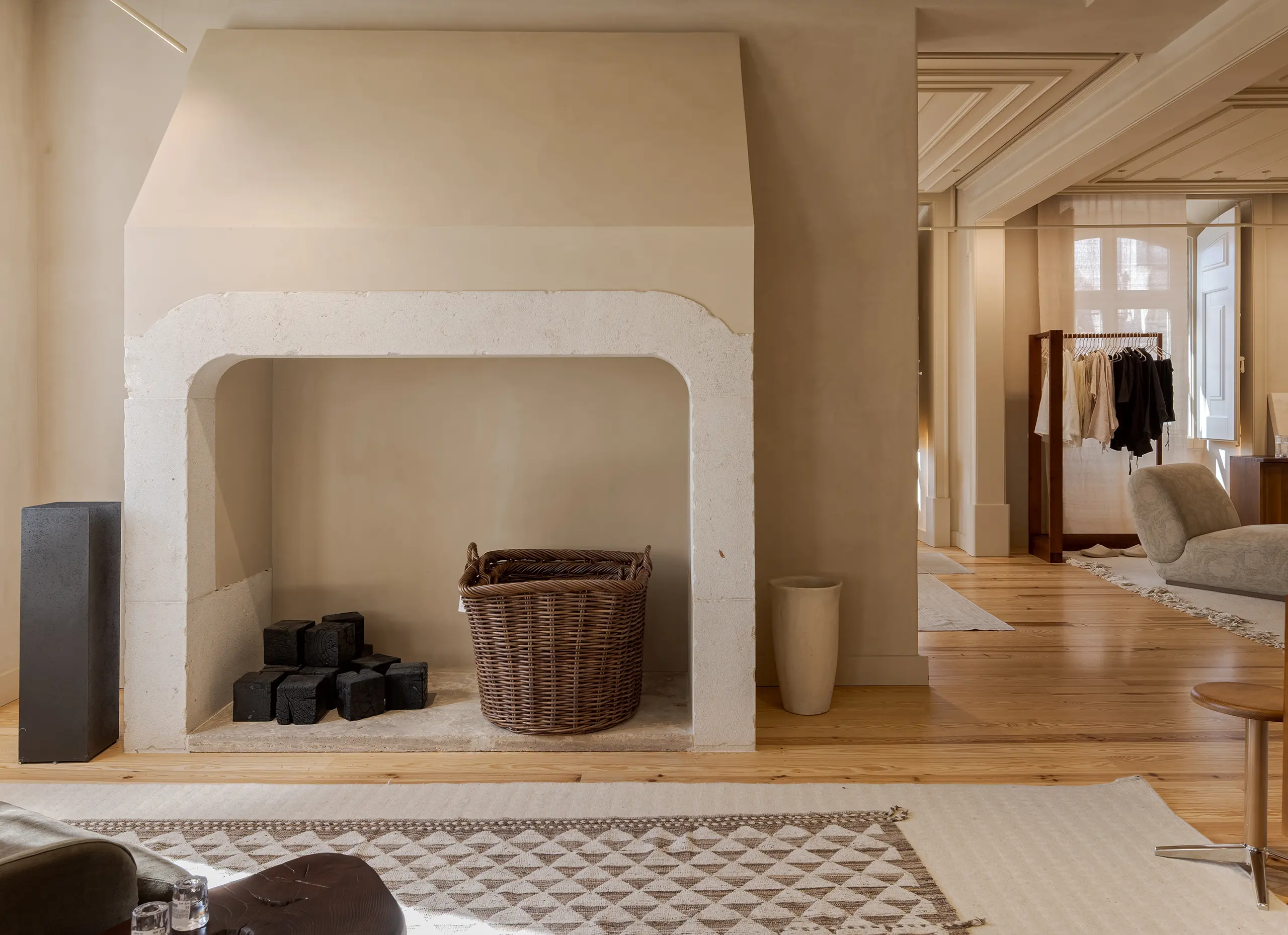 Contacto Atlântico Restores 200-Year-Old Pombaline Block for Zara Rossio in Lisbon