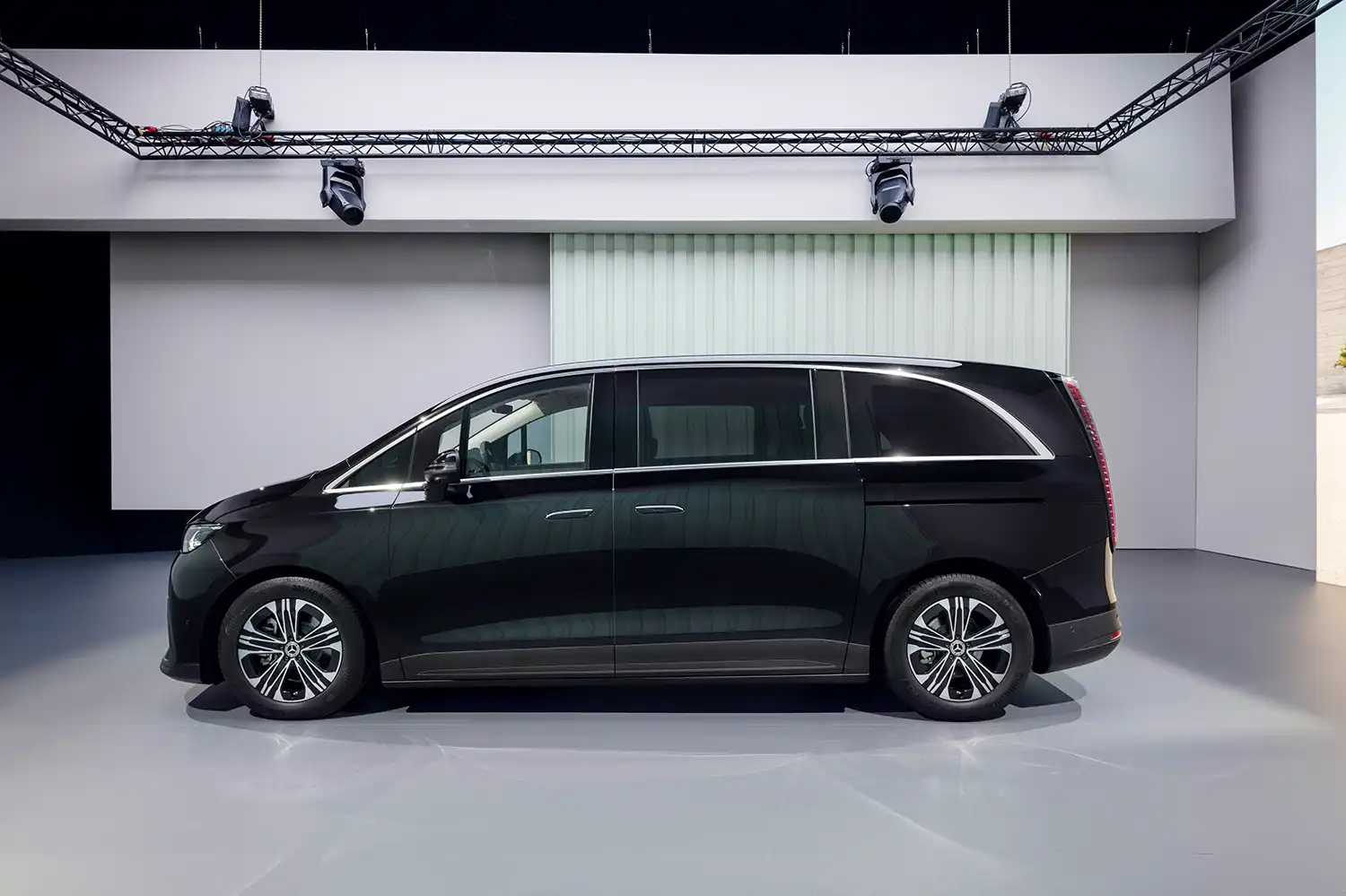 Full side profile of the Mercedes-Benz VLE under studio lighting.