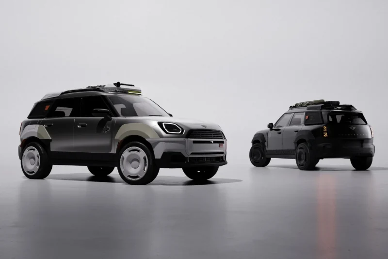 Side profile of two MINI Countryman one-off cars by Vagabund in Melting Silver and Midnight Black.