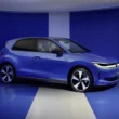 Three-quarter front view of the blue Volkswagen ID. Polo in a studio.