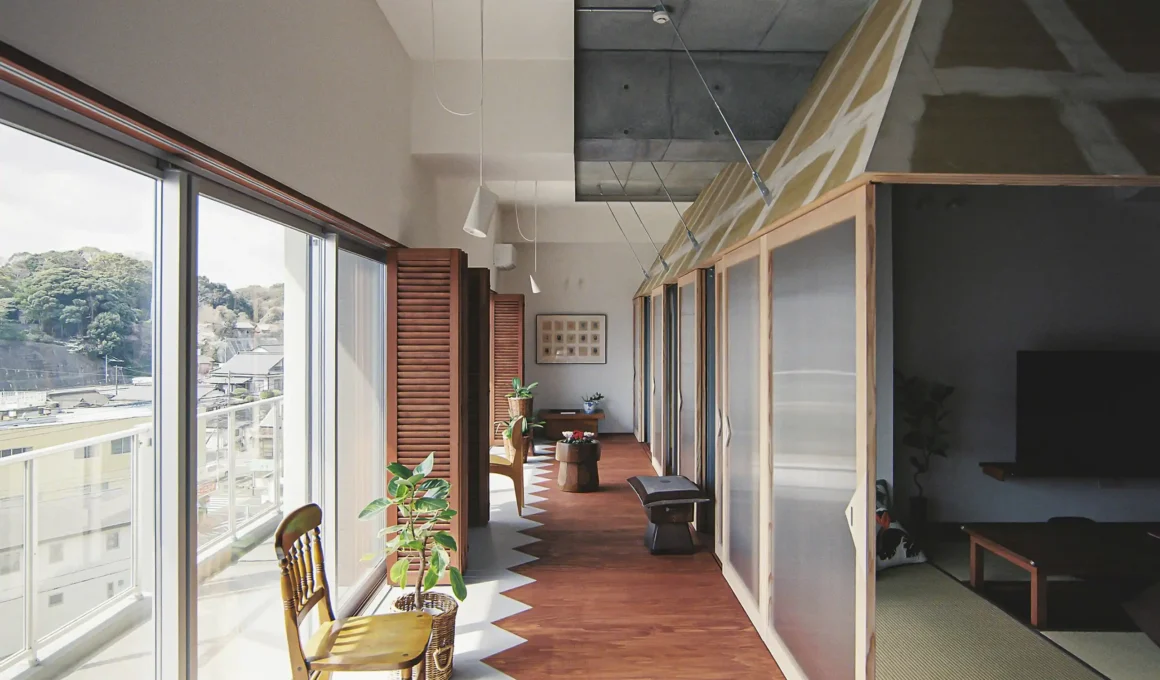 Nakano House Fukuoka by Kuma&Elsa, engawa zone, zigzag timber floor, translucent sliding screens, city view