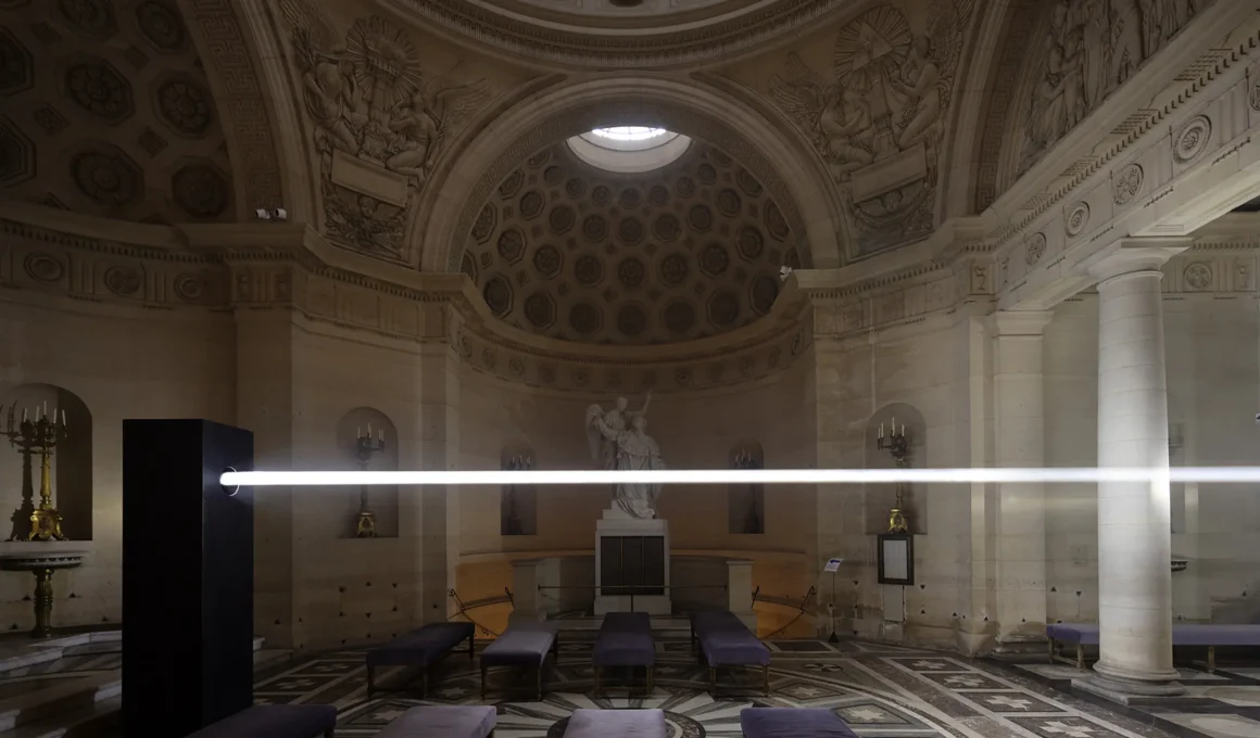 Threshold Emilio Ferro, white light beam crossing interior of Chapelle Expiatoire, marble floor, neoclassical dome, Paris 2026