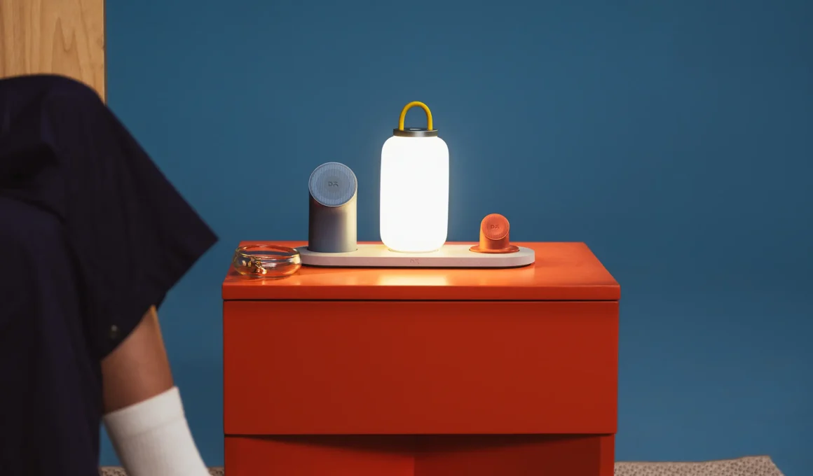LAYER Daily Objects Node wireless charging bedside lamp portable glass diffuser yellow handle