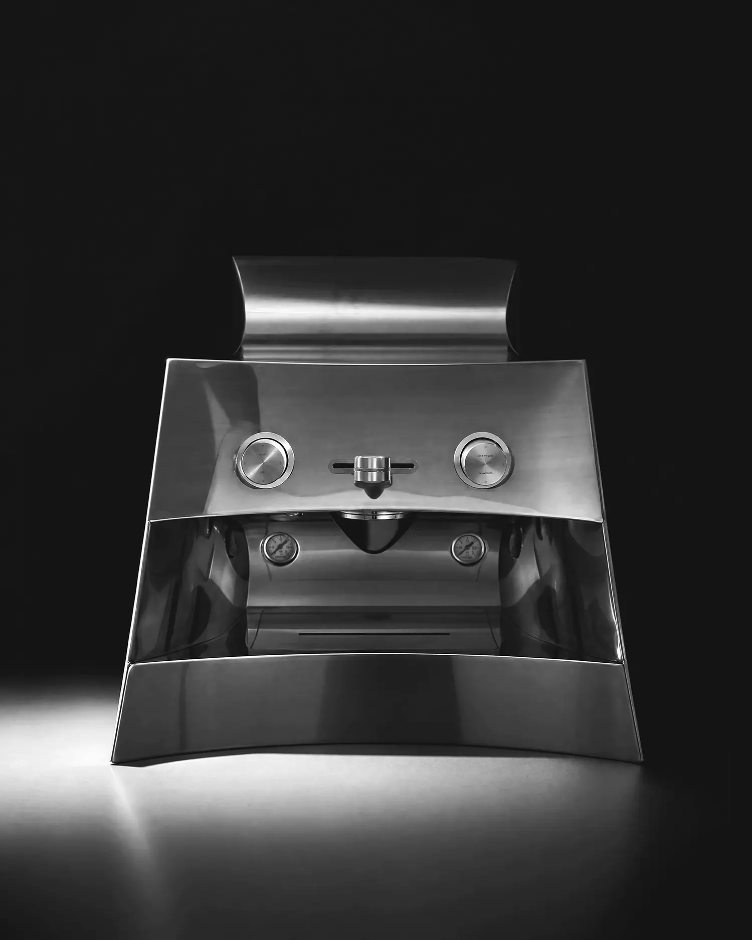 La Marzocco Linea Mini by CALIPER, straight-on front view, curved steel panel with two knobs and central lever, twin pressure gauges visible below