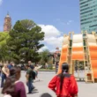 Paso Nara pavilion by ISAD in Plaza de Armas, Chihuahua, curved plywood volume beside the cathedral. Photo: Alexis Pereda Chánez